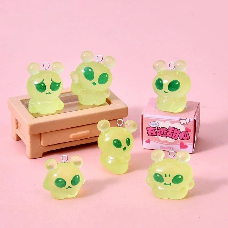 10Pcs Luminous Mini Green Alie - Art Craft Items 评论和价格