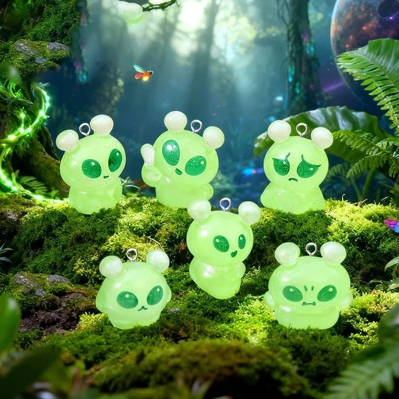 10Pcs Luminous Mini Green Alie - Art Craft Items 评论和价格