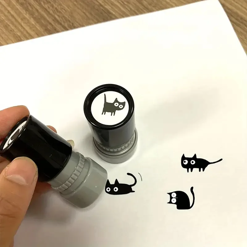 Adorable Tilted Neck Black Cat - Art Craft Journal 评论和价格